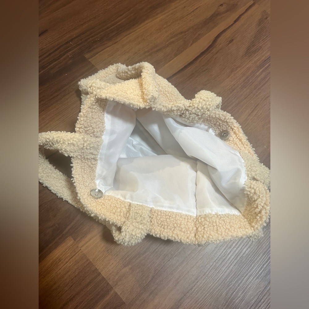 Cozy Cream Sherpa Tote Bag - Picture 5 of 8